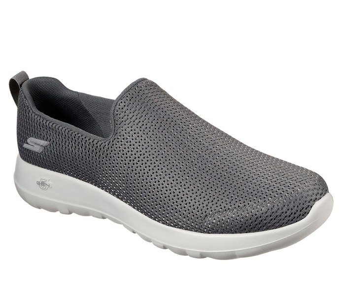 เลือกรองเท้า Slip-On ผู้ชายจากแบรนด์ยอดนิยมและน่าเชื่อถือ