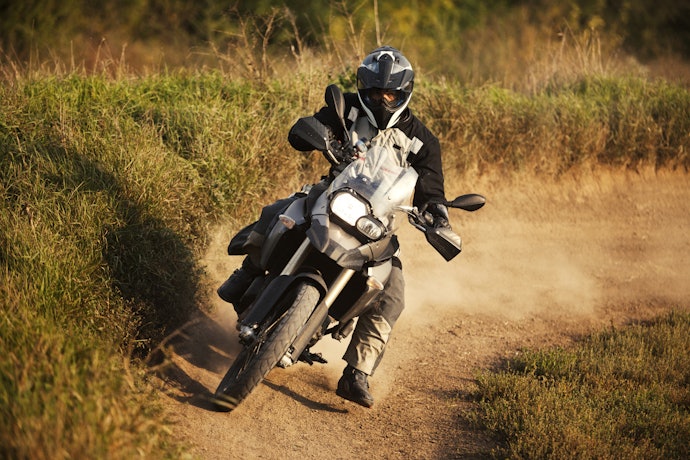 เลือกบิ๊กไบค์ 650cc ที่มีน้ำหนักและความสูงของตัวรถเหมาะกับรูปร่างผู้ขับขี่