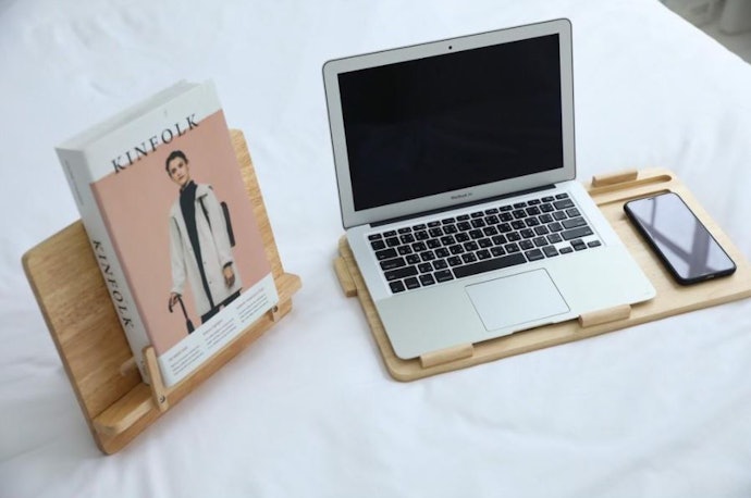 เลือกที่วางหนังสือที่สามารถปรับระดับให้ตรงกับสายตาผู้อ่านได้