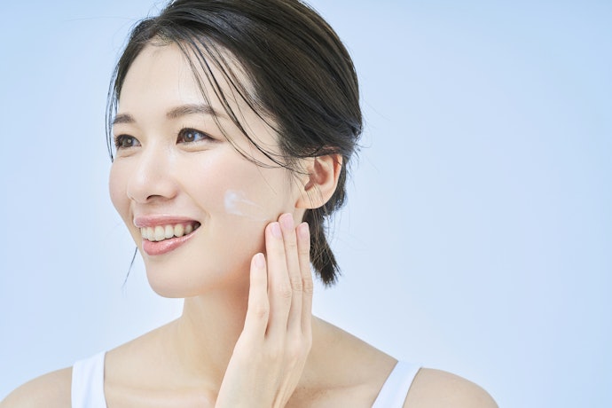 เพิ่มลุคฉ่ำโกลว์ให้ผิวของสาววัย 20 ด้วย BB Cream เกาหลี