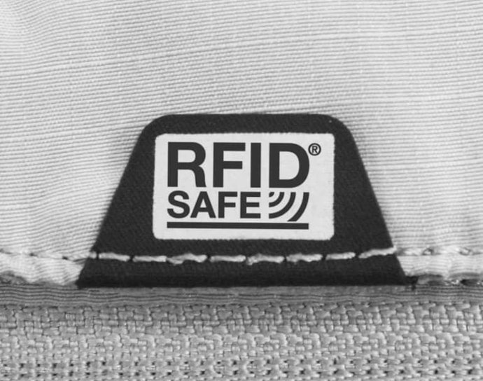 เลือกกระเป๋าสตางค์ผู้ชายที่มีเทคโนโลยีป้องกัน RFID เพื่อความปลอดภัยในการใช้งาน
