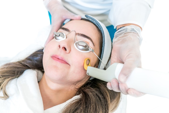 เลเซอร์กระ ฝ้า จุดด่างดำ ใช้ได้กับทุกสีผิว เลือก Q-Switched Nd:YAG Laser