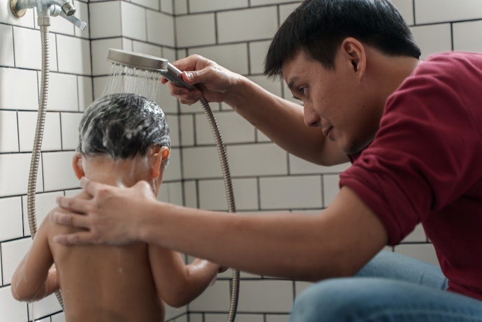 เลือกเจลใส่ผมเด็กที่ล้างออกง่ายด้วยน้ำสะอาดอุณหภูมิห้อง