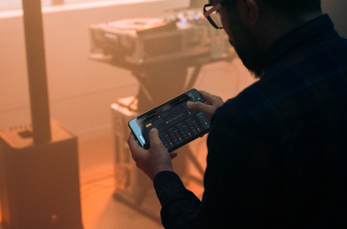 ตรวจสอบฟังก์ชันเพิ่มเติมของลำโพง JBL เพื่อการใช้งานที่หลากหลาย