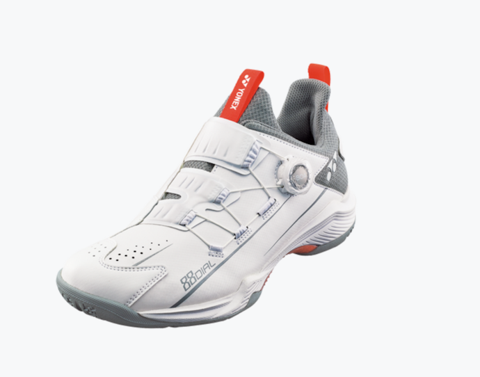 เลือกรองเท้าแบด Yonex ที่มีทรงพิเศษป้องกันข้อเท้าพลิก