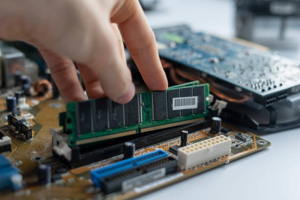 หากมีความต้องการอัปเกรดในอนาคต แนะนำเมนบอร์ดที่มี 4 Slot RAM