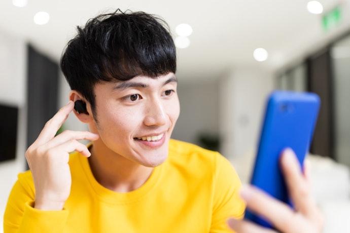 ตรวจสอบเทคโนโลยีไมโครโฟน เพื่อการสนทนาที่คมชัด