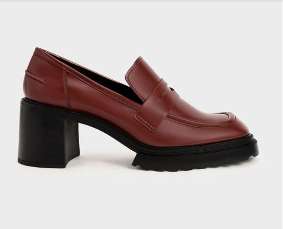 เลือกรองเท้า Loafer ผู้หญิงที่มีส้น ช่วยเพิ่มความมั่นใจ