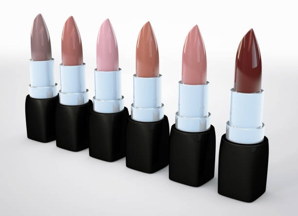 เลือกเฉดสีและความเข้มของสีนู้ดให้เหมาะกับโทนผิวและสไตล์การแต่งหน้า