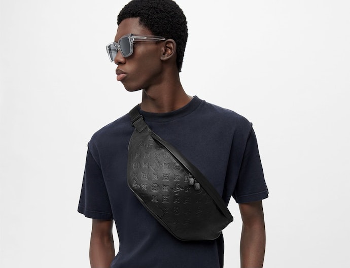 เลือกกระเป๋า Louis Vuitton ผู้ชายคาดอก สไตล์ยอดนิยม