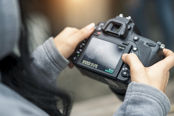 หากเน้นพกพาสะดวก อย่าลืมตรวจสอบน้ำหนักของกล้อง Full Frame