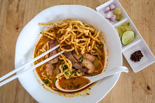 เลือกพริกแกงข้าวซอยแบบต้นตำรับอิสลาม