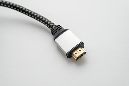 เลือกสาย HDMI ที่มีฟีเจอร์สนับสนุนการส่งผ่านข้อมูล