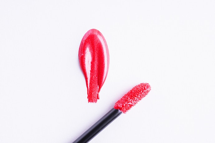 กรณีที่ต้องการความติดทนสูงควรมองหา Lip and Cheek สูตรที่ระบุว่ากันน้ำและเป็นเนื้อแมตต์
