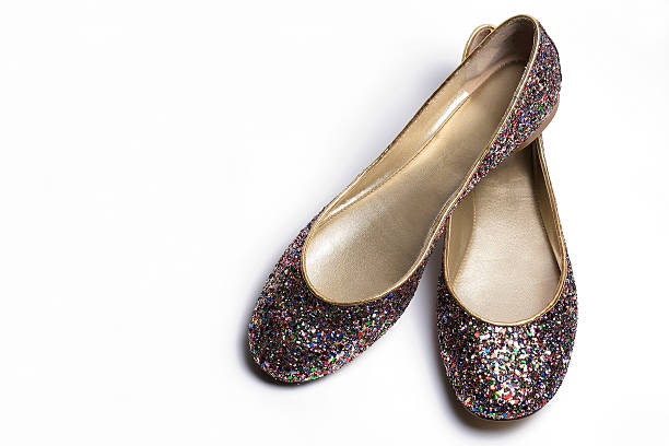 เลือกสไตล์และสีสันรองเท้า Flat Shoes ให้เหมาะกับการใช้งาน
