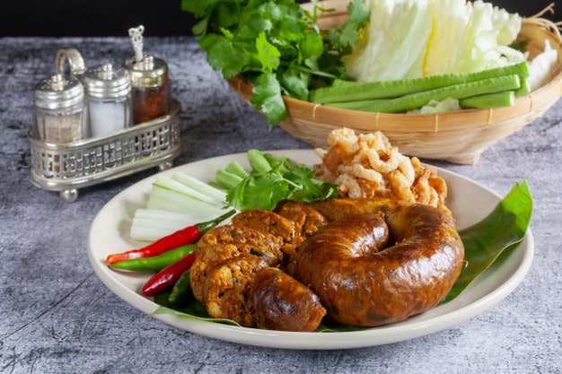 เลือกไส้อั่วสูตรมันน้อยสำหรับคนรักสุขภาพ