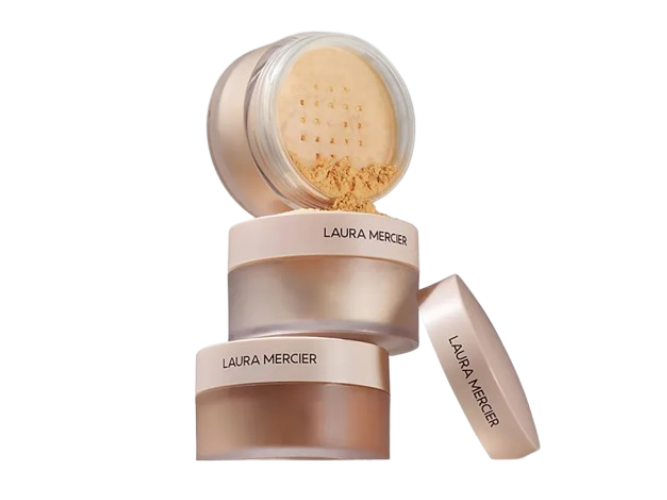 หากออกไปข้างนอกหรือทำกิจกรรม เลือกแป้ง Laura Mercier สูตรกันน้ำกันเหงื่อ