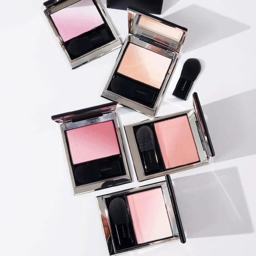 เลือก Suqqu Color Makeup สำหรับเพิ่มสีสันให้กับใบหน้า