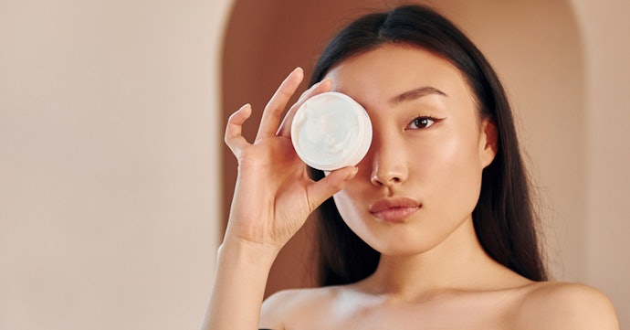 พิจารณาบรรจุภัณฑ์ของ Cleansing Cream ที่สะดวกต่อการใช้งาน