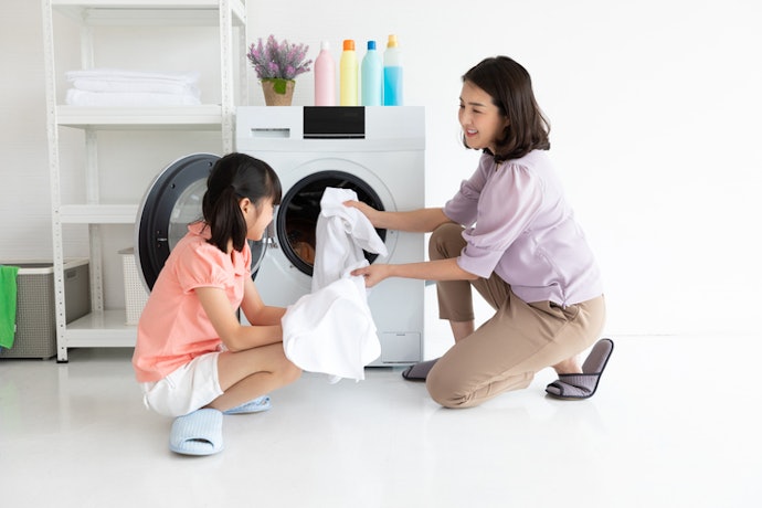 หมดปัญหาคราบเหลืองติดเสื้อผ้าด้วยโรลออนเด็กที่เป็น Aluminum Free