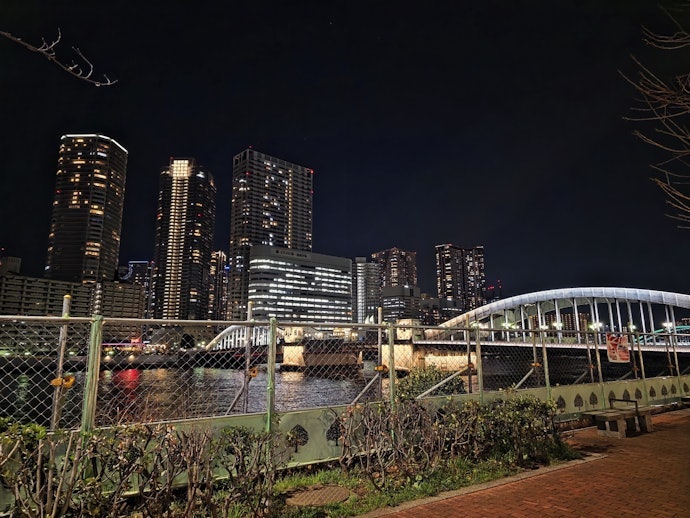 บันทึกภาพถ่าย VDO ได้สวยงามทั้งกลางวันและกลางคืน