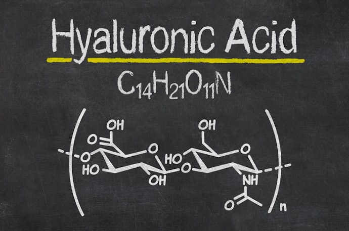เพิ่มความชุ่มชื้นให้ผิวแห้งขาดน้ำด้วย Hyaluronic Acid