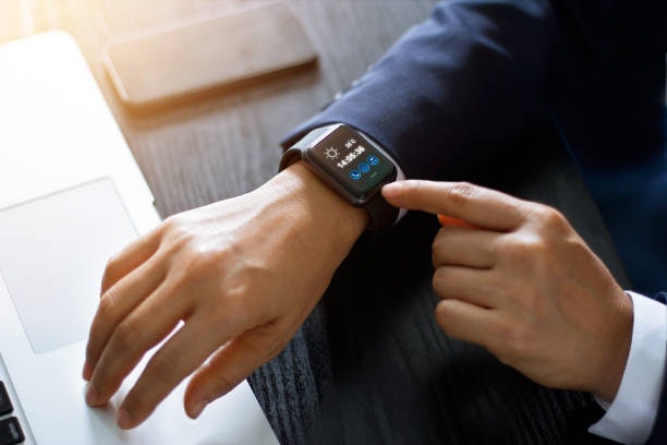 ใช้งานได้หลากหลายฟังก์ชัน เลือกระบบ Smartwatch
