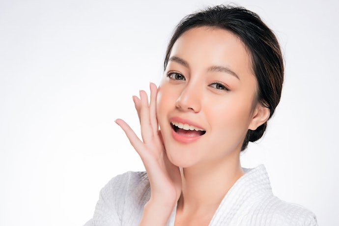ผิวแห้ง : เลือก Finish Look แบบ Dewy เพิ่มความฉ่ำให้ผิว