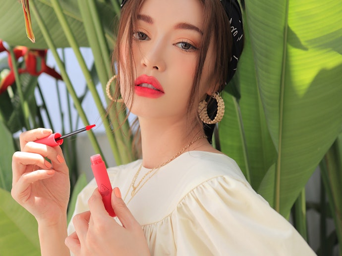 ประเภททินท์ : แต่งแต้มสีสัน เพิ่มเสน่ห์ให้กับริมฝีปากยิ่งขึ้น