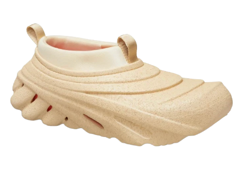 สำหรับสายลุยหรือเล่นกีฬา เลือกรองเท้า Crocs รุ่น Sneakers