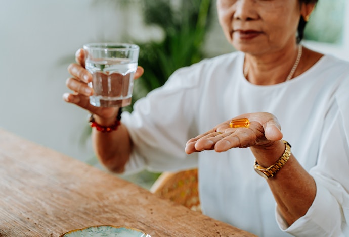 สำหรับชะลอความเสื่อมของร่างกาย เลือก Q10 รูปแบบยูบิควิโนน ขนาด 30 - 50 mg/วัน