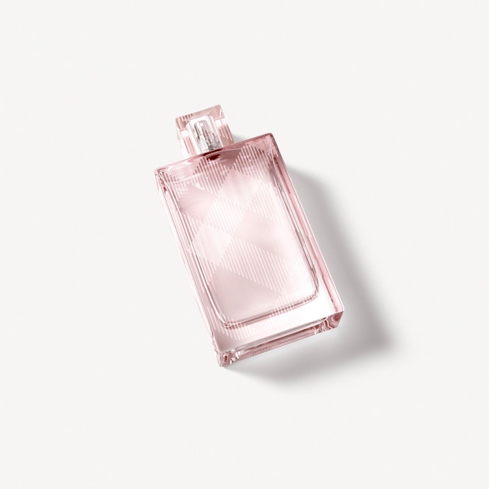Brit Sheer Eau De Toilette สำหรับคนที่ชอบกลิ่น Fruity หอมเบาบาง