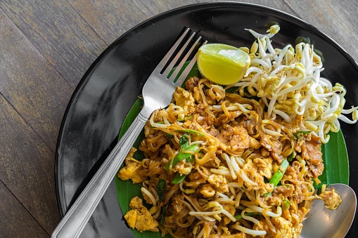 หมี่โคราชแบบเส้นหมี่พร้อมน้ำปรุงสำเร็จรูป
