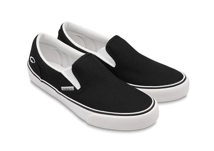 รองเท้าผ้าใบแบบสวม (Slip-On Sneaker / Canvas Slip-On) สำหรับใส่ในชีวิตประจำวัน