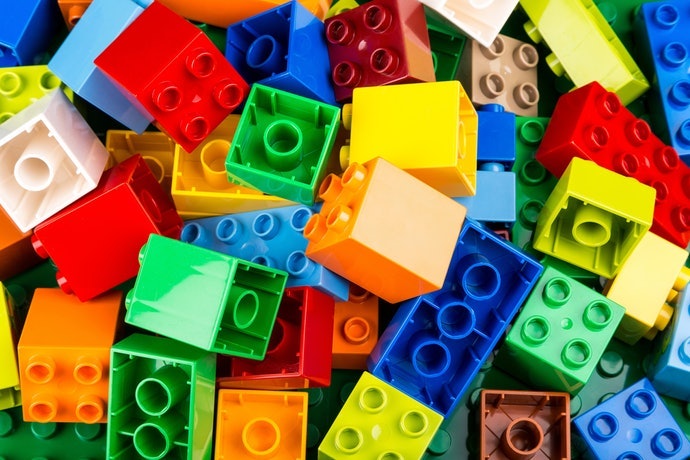 เลือก “LEGO Duplo” ที่มีชิ้นส่วนบล็อกขนาดใหญ่ให้เด็กวัย 1 - 3 ขวบ