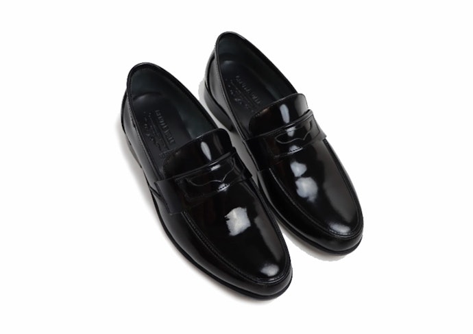 Penny Loafer สำหรับใช้ในงานกึ่งทางการหรือสวมใส่ในวันสบาย ๆ