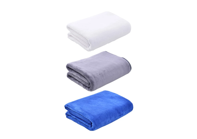 สำหรับเน้นแห้งไวและพกพาง่าย เลือกผ้าไมโครไฟเบอร์ (Microfiber)