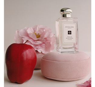 กลิ่น Peony & Blush Suede : หอมละมุน หรูหรา เย้ายวน
