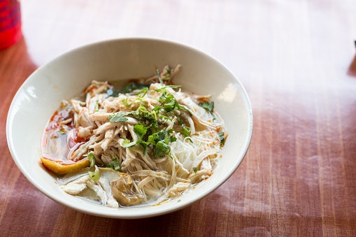 ก๋วยเตี๋ยว ใส่น้ำกระเทียมดอง