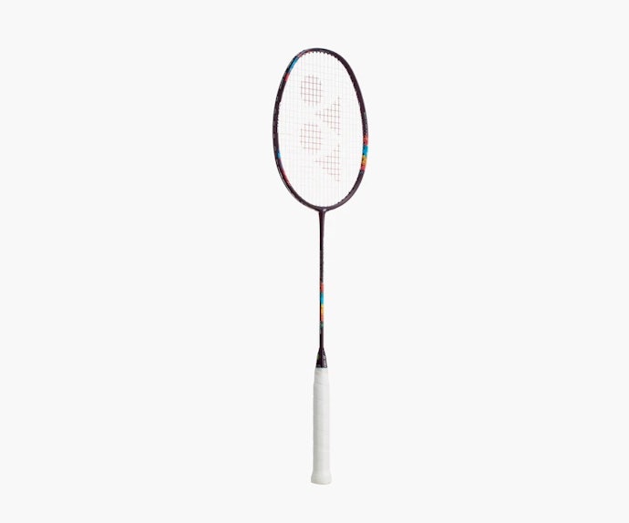 Yonex Nanoflare 700 : เหมาะกับผู้เล่นระดับกลาง