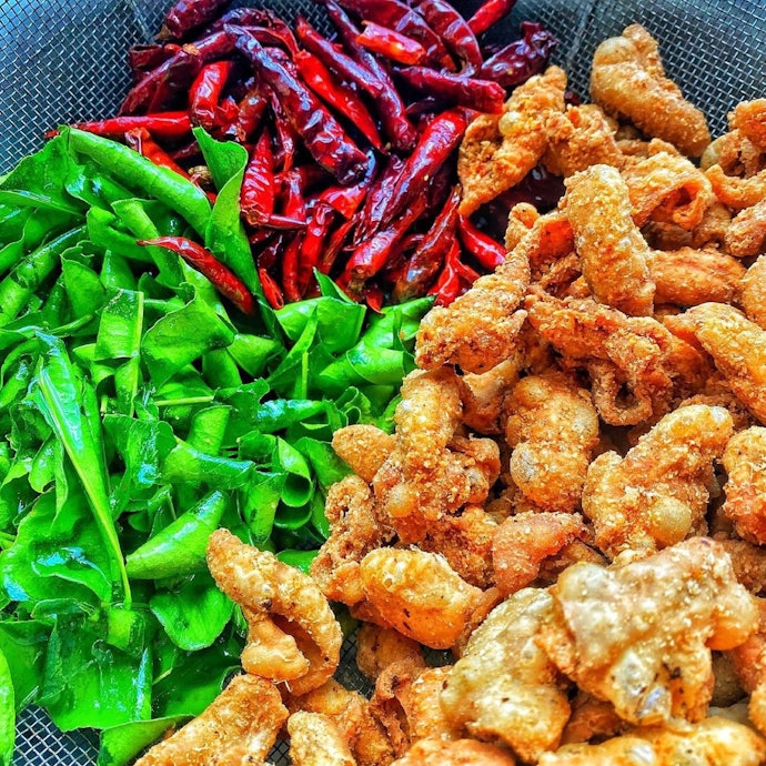 หนังไก่อบกรอบ