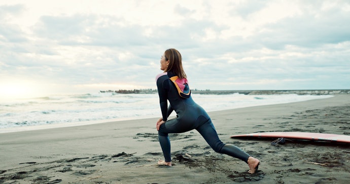 เลือกชุดว่ายน้ำแขนยาวแนวสปอร์ตหรือ Wetsuit สำหรับทำกิจกรรมทางน้ำ