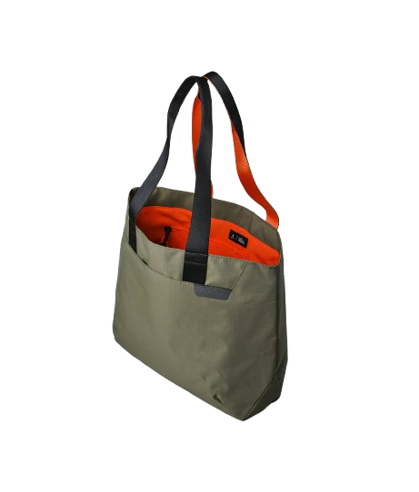 เลือกกระเป๋า Tote Bag ผู้ชายผ้าไนลอน หากเน้นความคล่องตัว