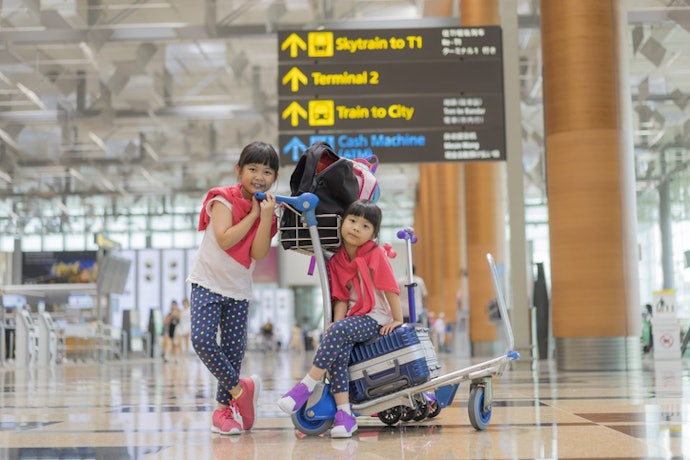 สำหรับเดินทาง 3 - 4 วัน หรือต้องการจุของเยอะ เลือกกระเป๋าเดินทาง 20 - 22 นิ้ว