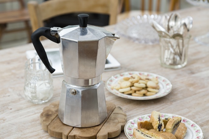 หม้อต้มกาแฟ Moka Pot : สำหรับชงกาแฟ Espresso เข้มข้นแบบดั้งเดิม
