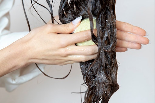 ผลิตภัณฑ์ AVEDA สำหรับเส้นผมแห้ง