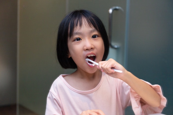 สำหรับกลุ่มเด็กควรพิจารณาปริมาณฟลูออไรด์ตามช่วงอายุ โดยเริ่มต้นที่ 1000 ppm