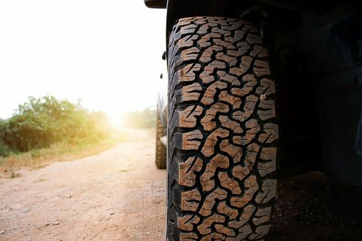 เลือกยางรถยนต์ที่มีค่า Tread Wear 400 ขึ้นไป หากเน้นเรื่องความคงทน