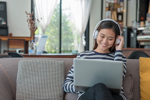 หนังสือเจาะลึกทักษะด้านการฟัง (Listening Skills)