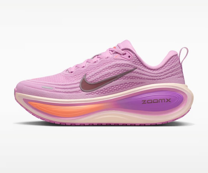 หากเน้นความนุ่มสบาย วิ่งระยะไกล เลือก Nike Vomero